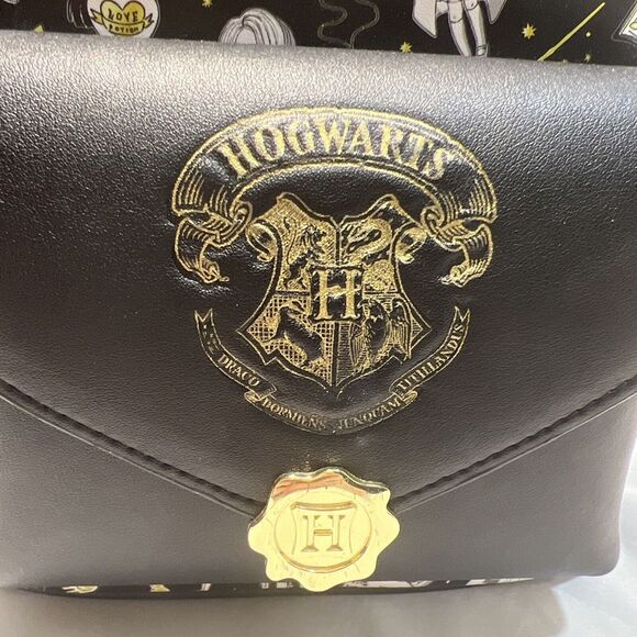 Loungefly Harry Potter Magical‎ Elements Mini Backpack - Black/Gold/White - Picture 3 of 7